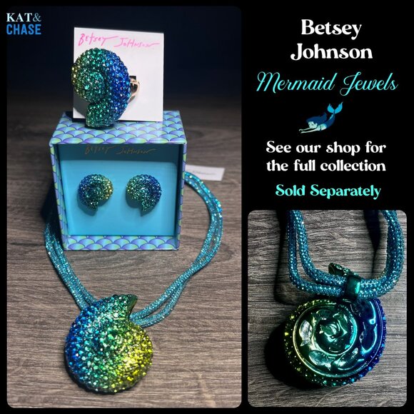 Betsey Johnson Mermaid Jewels Stretch Ring Conch Shell Blue Ombre Ursula Ariel - Picture 8 of 9